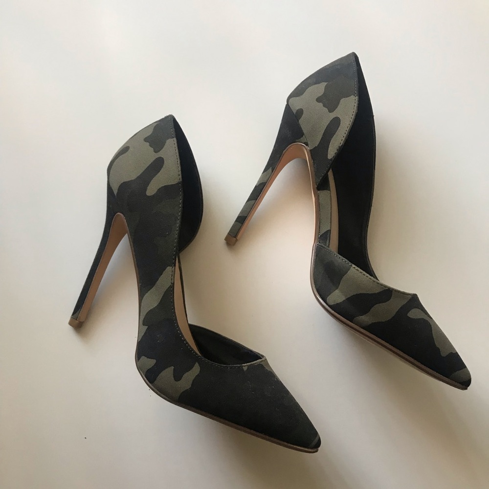 Camo pointed heels